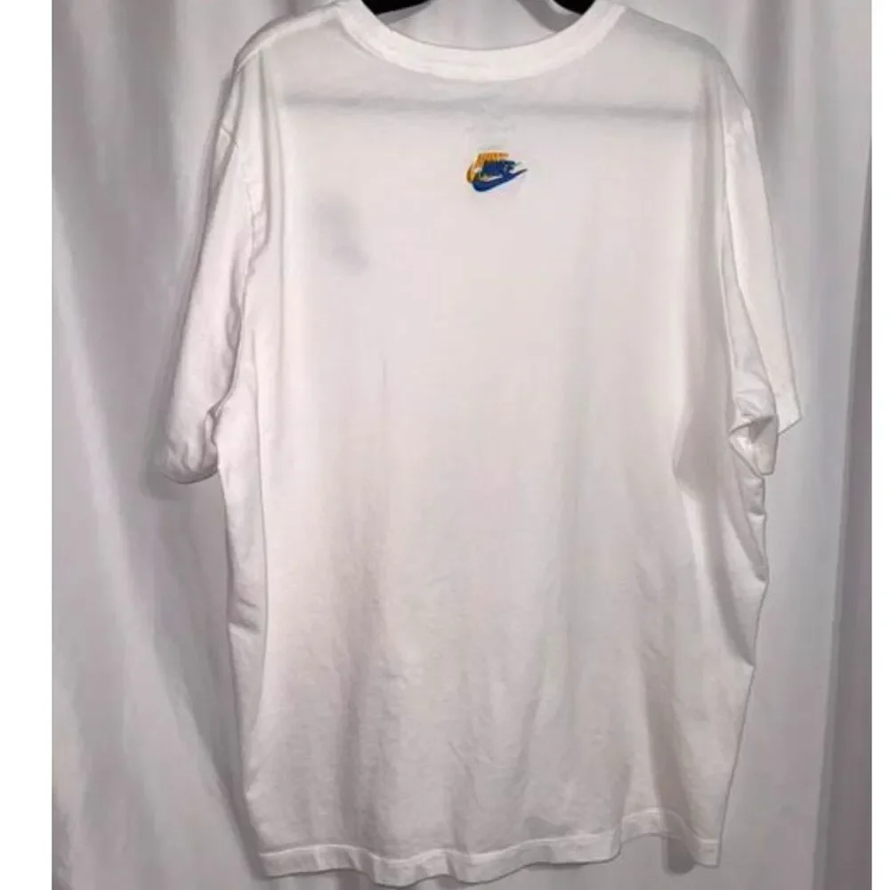 Nike NSW Club Essentials Futura Embroidered Stacked Logo Tee Men's XXL | Comfy